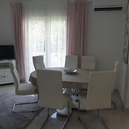 Apartments Mare Banjol Exterior foto